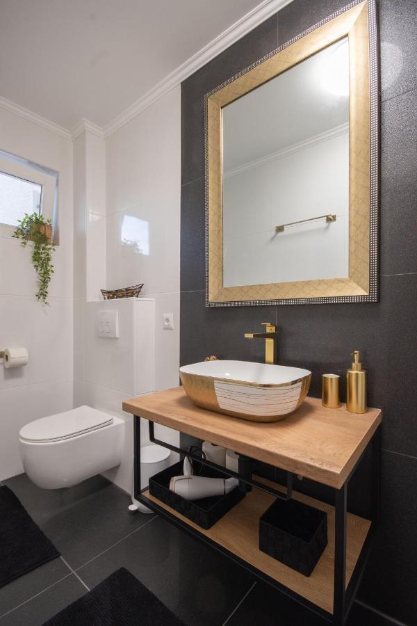 Wellness Studio D'Or - Exclusive New Apartment With Whirlpool, Sauna, Sunny Terrace, Private Parking Poreč Zewnętrze zdjęcie