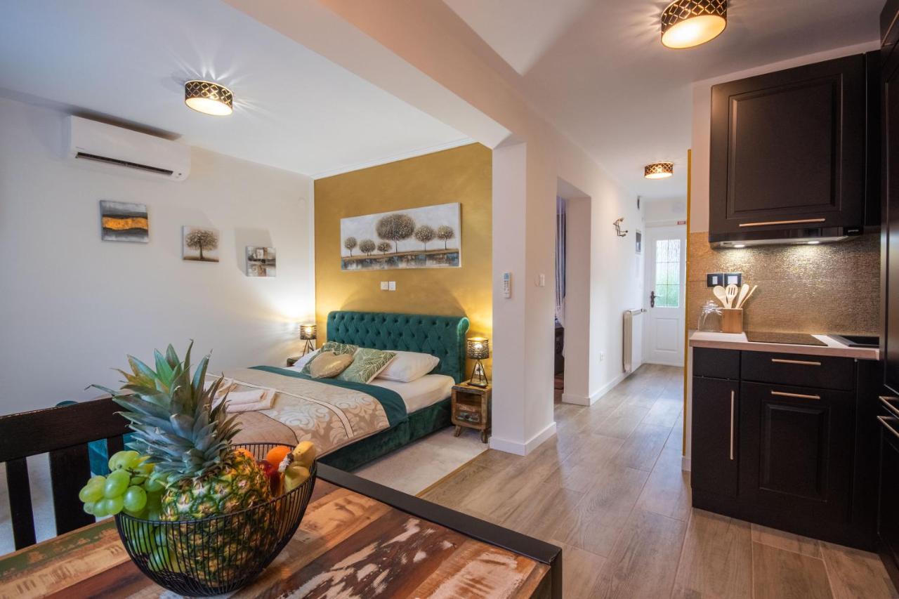 Wellness Studio D'Or - Exclusive New Apartment With Whirlpool, Sauna, Sunny Terrace, Private Parking Poreč Zewnętrze zdjęcie